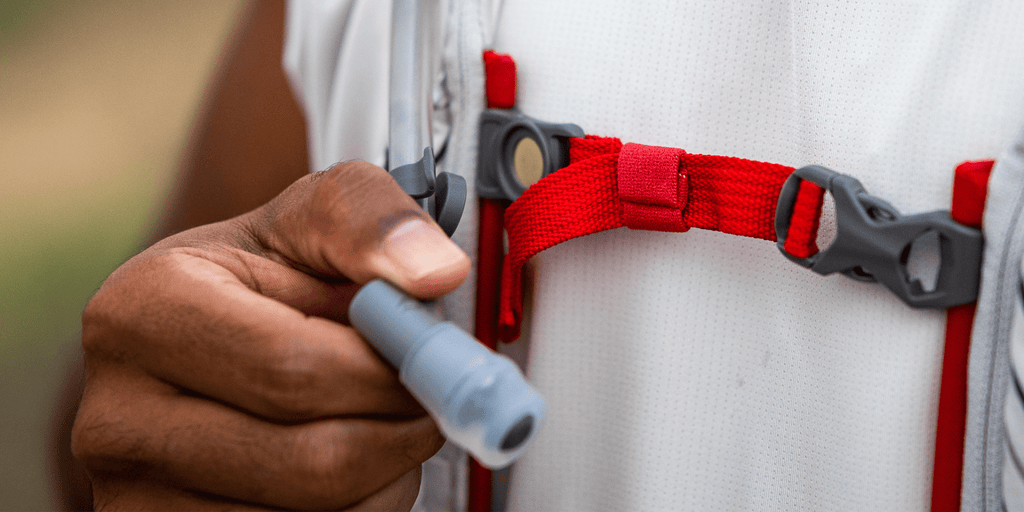 How to Shorten Your Hyrdration Bladder Hose for a Better Fit - Nathan EU